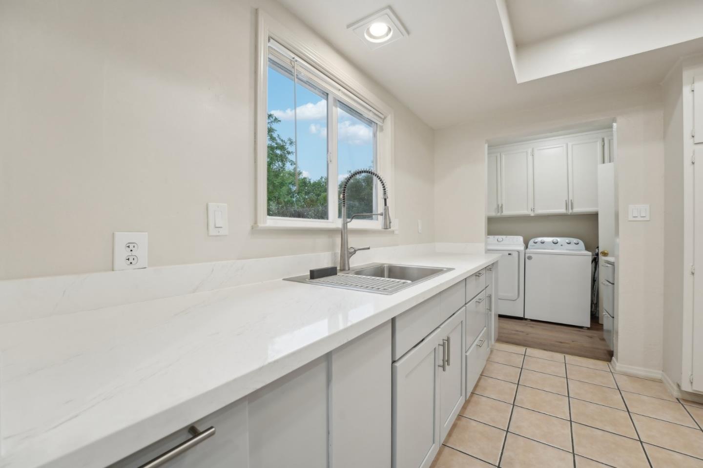 Detail Gallery Image 10 of 83 For 295 N 16th St, San Jose,  CA 95112 - 4 Beds | 2 Baths
