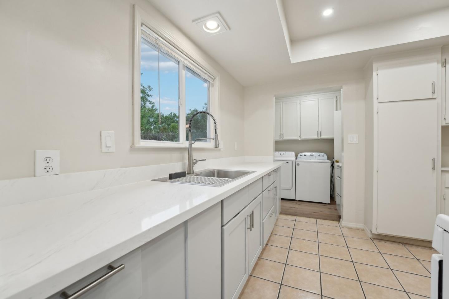 Detail Gallery Image 11 of 83 For 295 N 16th St, San Jose,  CA 95112 - 4 Beds | 2 Baths