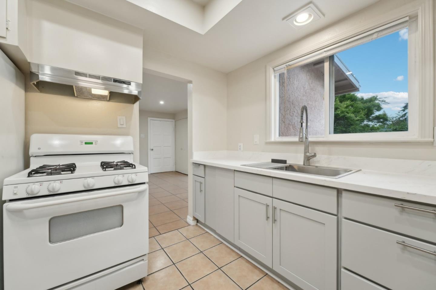 Detail Gallery Image 20 of 83 For 295 N 16th St, San Jose,  CA 95112 - 4 Beds | 2 Baths