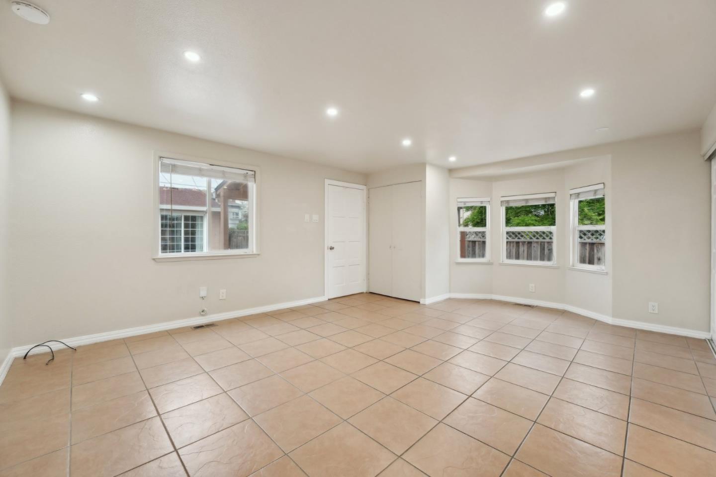 Detail Gallery Image 6 of 83 For 295 N 16th St, San Jose,  CA 95112 - 4 Beds | 2 Baths