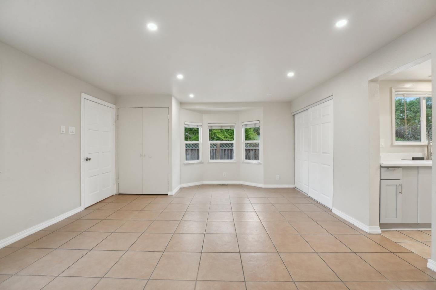 Detail Gallery Image 9 of 83 For 295 N 16th St, San Jose,  CA 95112 - 4 Beds | 2 Baths