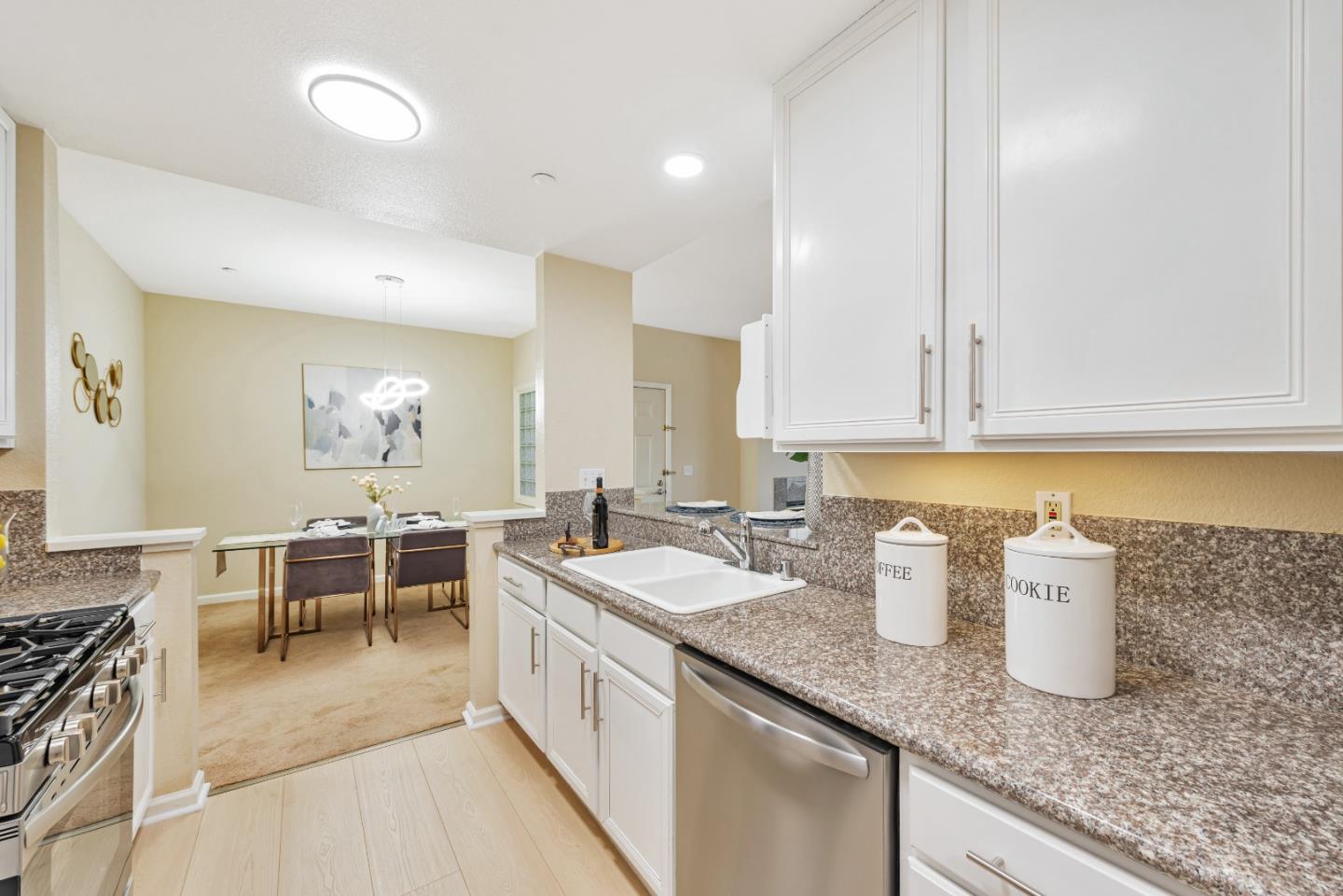 Detail Gallery Image 12 of 34 For 601 Arcadia Ter #205,  Sunnyvale,  CA 94085 - 2 Beds | 2 Baths