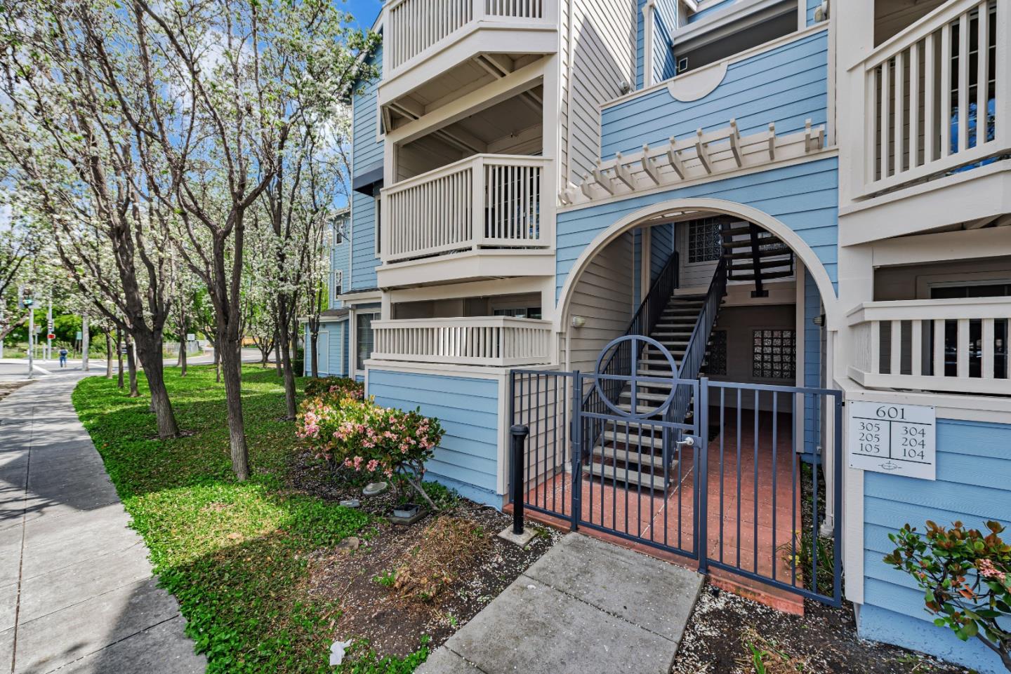 Detail Gallery Image 3 of 34 For 601 Arcadia Ter #205,  Sunnyvale,  CA 94085 - 2 Beds | 2 Baths