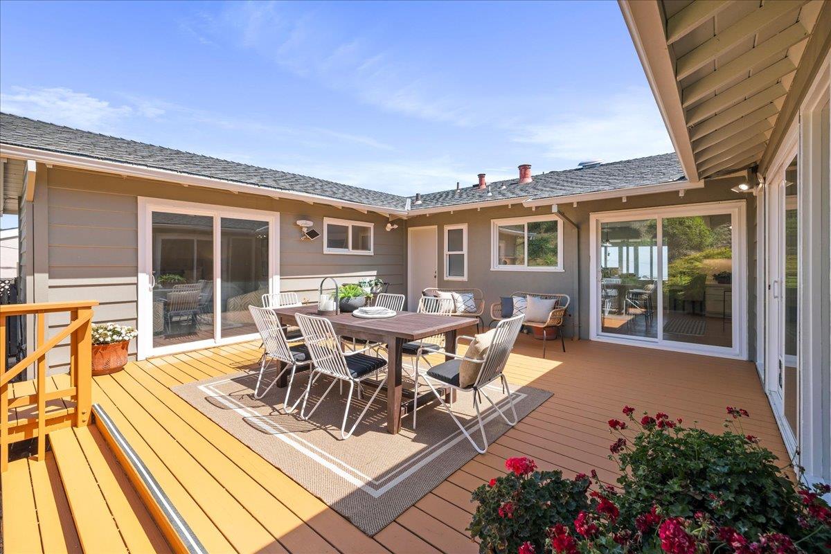 Detail Gallery Image 27 of 30 For 1049 Crestview Dr, Millbrae,  CA 94030 - 4 Beds | 3 Baths