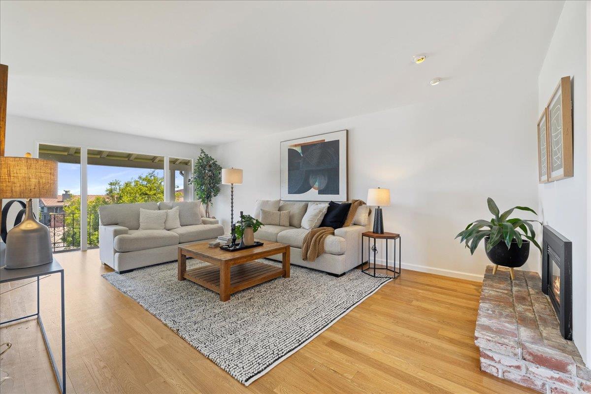 Detail Gallery Image 5 of 30 For 1049 Crestview Dr, Millbrae,  CA 94030 - 4 Beds | 3 Baths