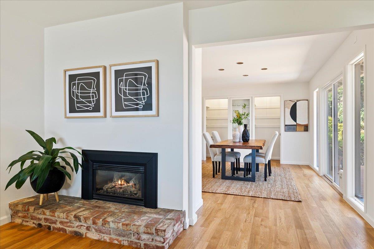 Detail Gallery Image 6 of 30 For 1049 Crestview Dr, Millbrae,  CA 94030 - 4 Beds | 3 Baths