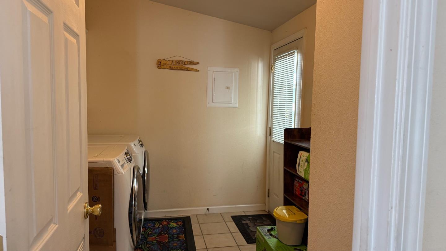 Detail Gallery Image 11 of 12 For 1085 Tasman Dr #483,  Sunnyvale,  CA 94089 - 3 Beds | 2 Baths