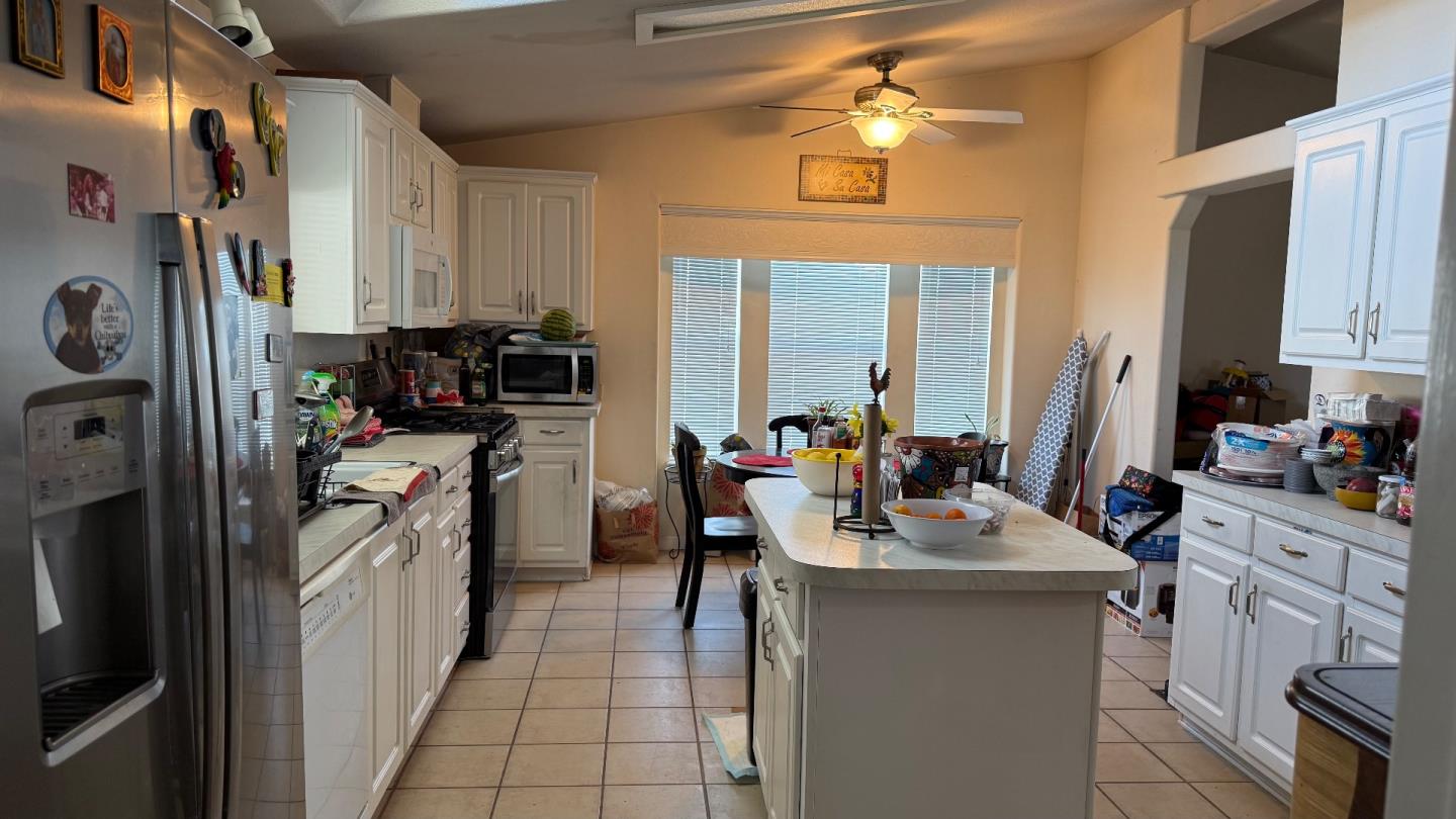 Detail Gallery Image 6 of 8 For 1085 Tasman Dr #483,  Sunnyvale,  CA 94089 - 3 Beds | 2 Baths
