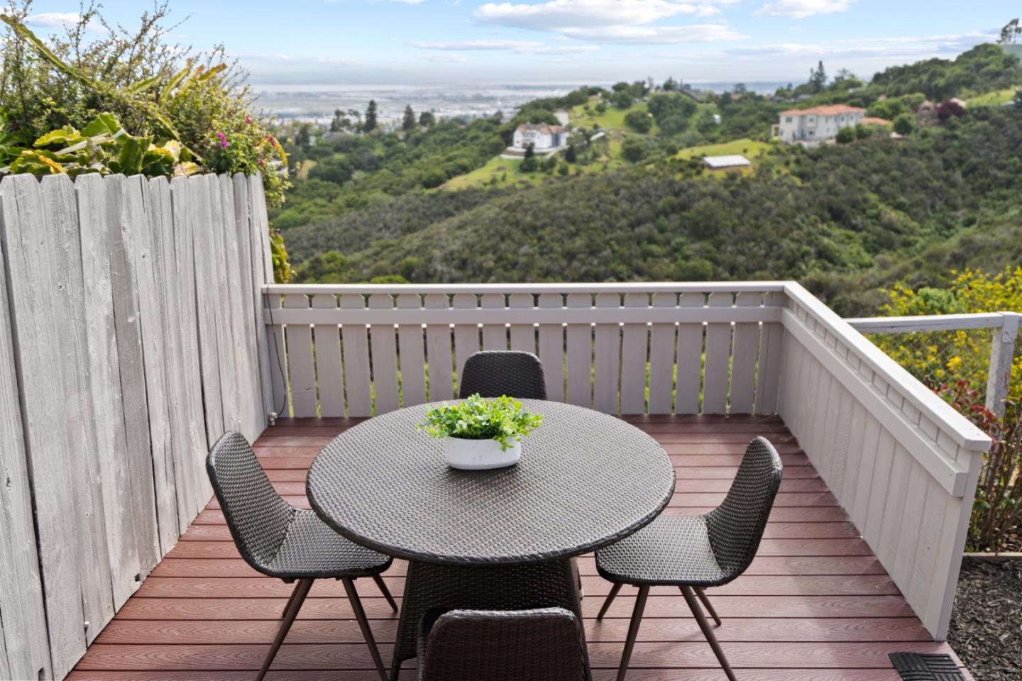 Detail Gallery Image 10 of 50 For 2617 Hastings Dr, Belmont,  CA 94002 - 3 Beds | 2 Baths