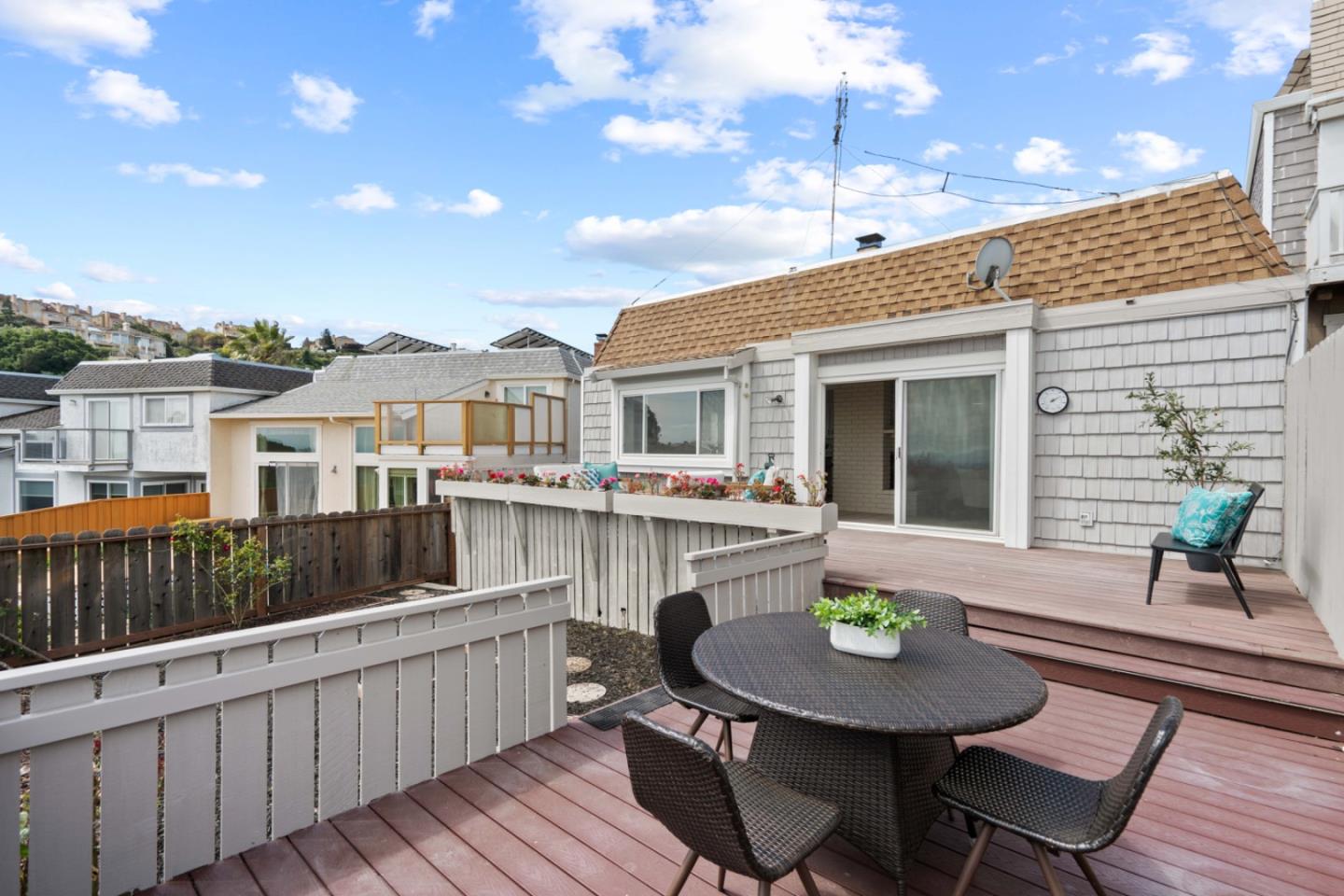 Detail Gallery Image 11 of 50 For 2617 Hastings Dr, Belmont,  CA 94002 - 3 Beds | 2 Baths