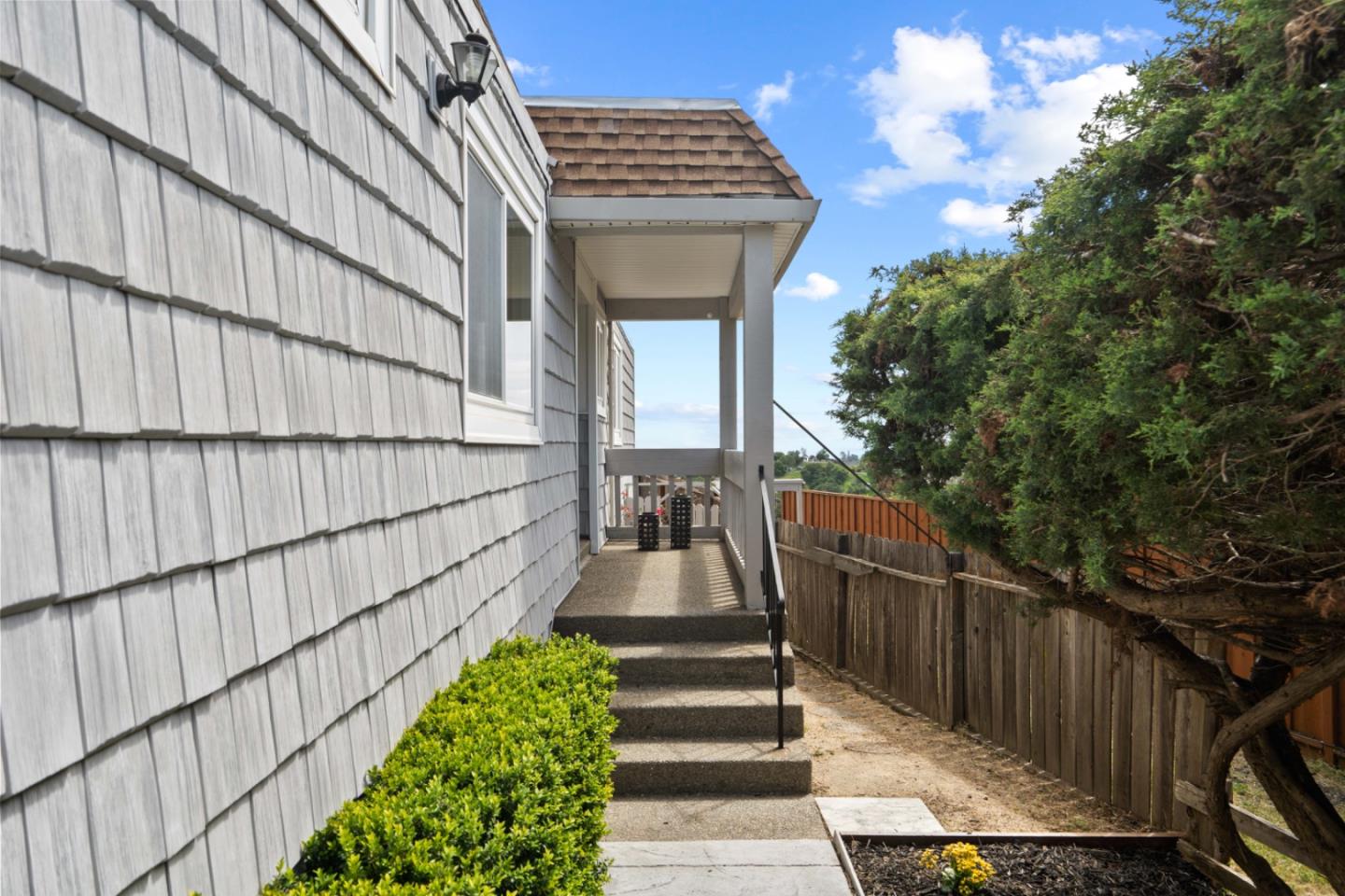 Detail Gallery Image 13 of 50 For 2617 Hastings Dr, Belmont,  CA 94002 - 3 Beds | 2 Baths