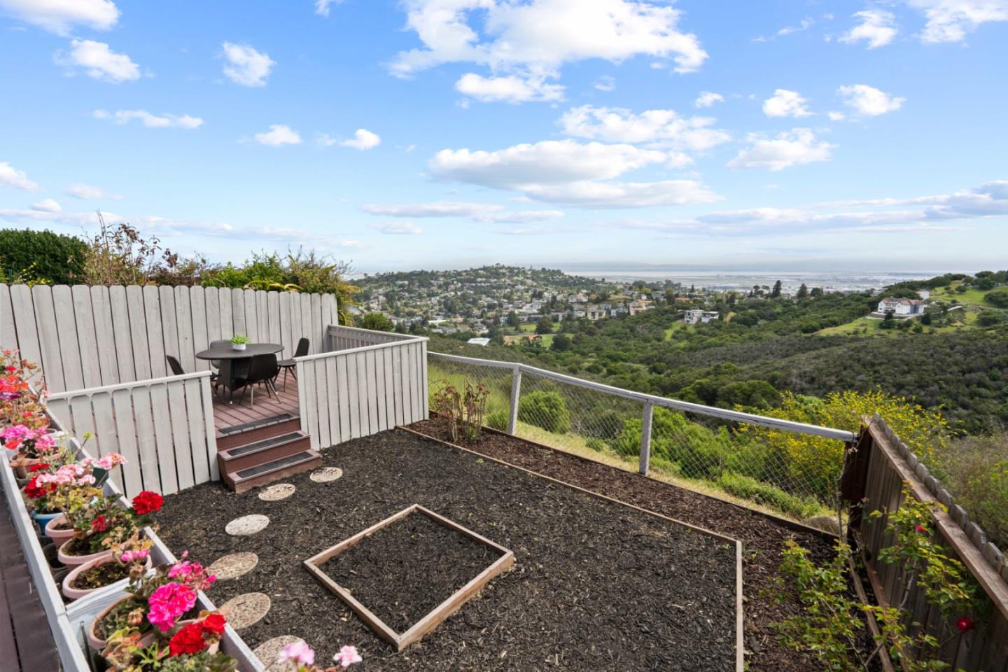Detail Gallery Image 16 of 50 For 2617 Hastings Dr, Belmont,  CA 94002 - 3 Beds | 2 Baths