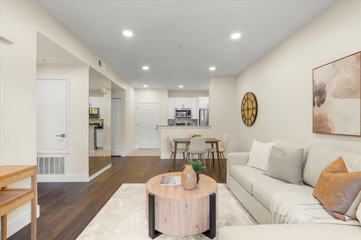 Detail Gallery Image 8 of 16 For 2255 Showers Dr #124,  Mountain View,  CA 94040 - 1 Beds | 1 Baths
