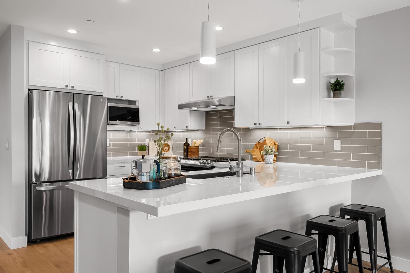 Detail Gallery Image 5 of 19 For 30 Hermosa Ave #202,  Millbrae,  CA 94030 - 2 Beds | 2 Baths
