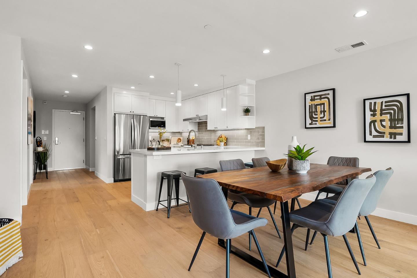 Detail Gallery Image 6 of 19 For 30 Hermosa Ave #202,  Millbrae,  CA 94030 - 2 Beds | 2 Baths