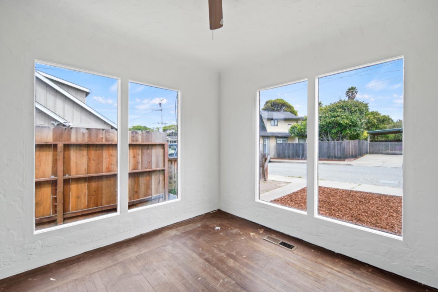 Detail Gallery Image 13 of 32 For 508 4th St, Pacific Grove,  CA 93950 - 2 Beds | 1 Baths