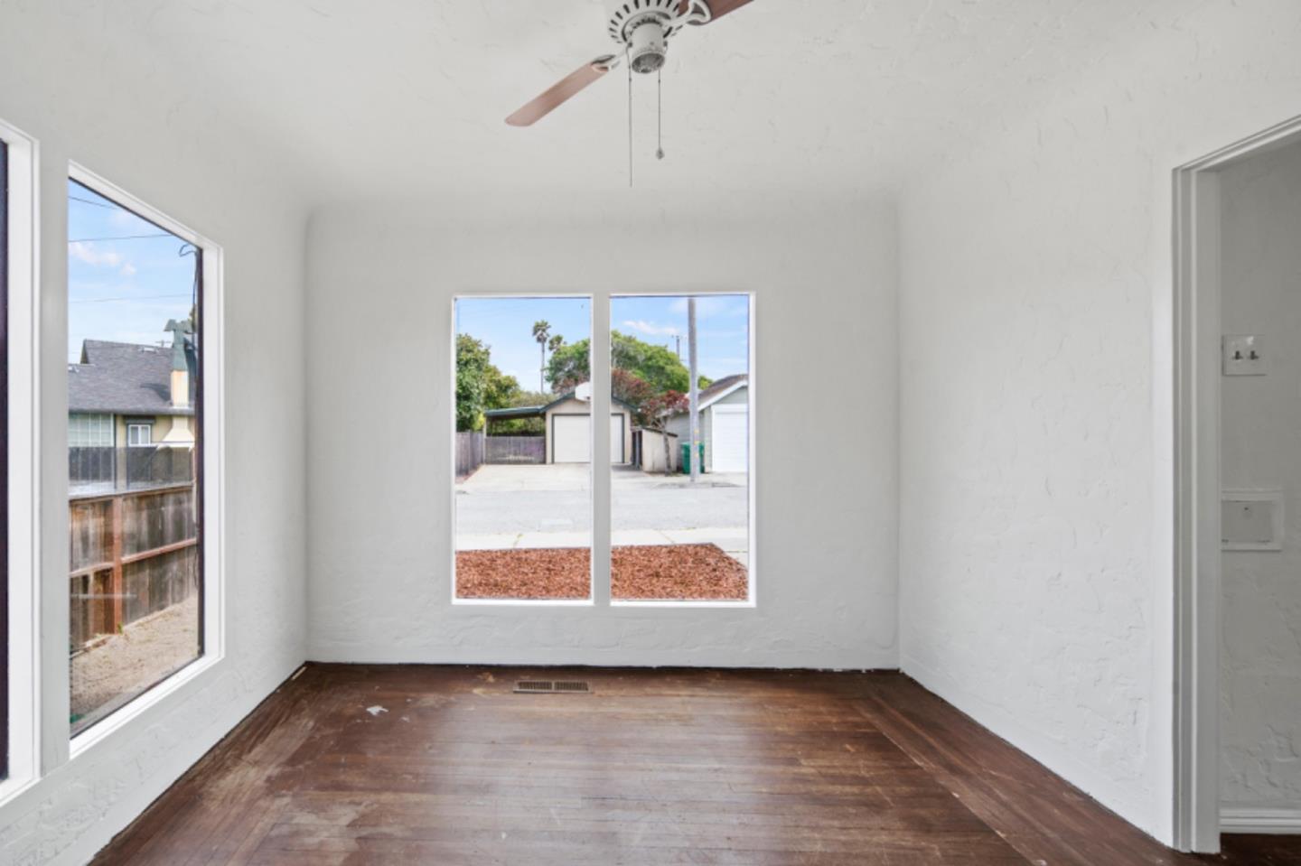 Detail Gallery Image 14 of 32 For 508 4th St, Pacific Grove,  CA 93950 - 2 Beds | 1 Baths