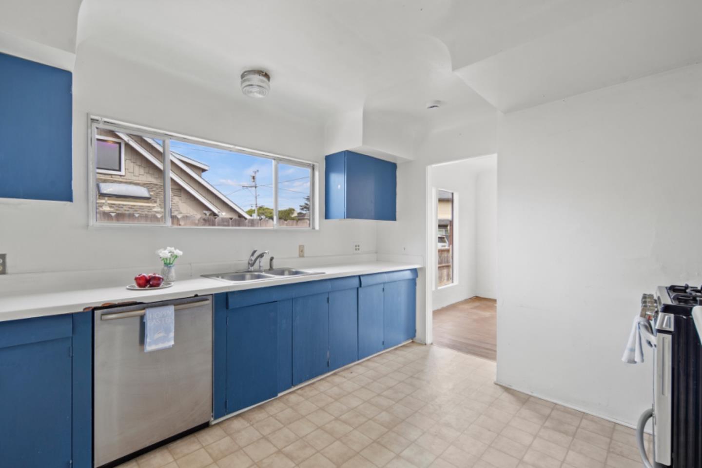 Detail Gallery Image 17 of 32 For 508 4th St, Pacific Grove,  CA 93950 - 2 Beds | 1 Baths