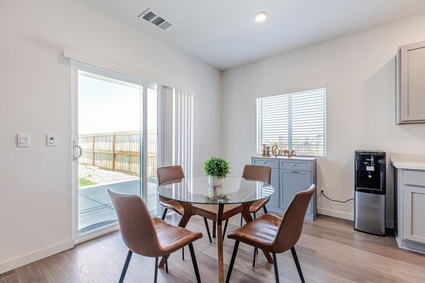 Detail Gallery Image 13 of 30 For 4840 Ambrosia Ct, Roseville,  CA 95747 - 3 Beds | 2 Baths