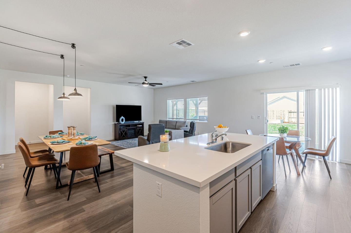 Detail Gallery Image 16 of 30 For 4840 Ambrosia Ct, Roseville,  CA 95747 - 3 Beds | 2 Baths