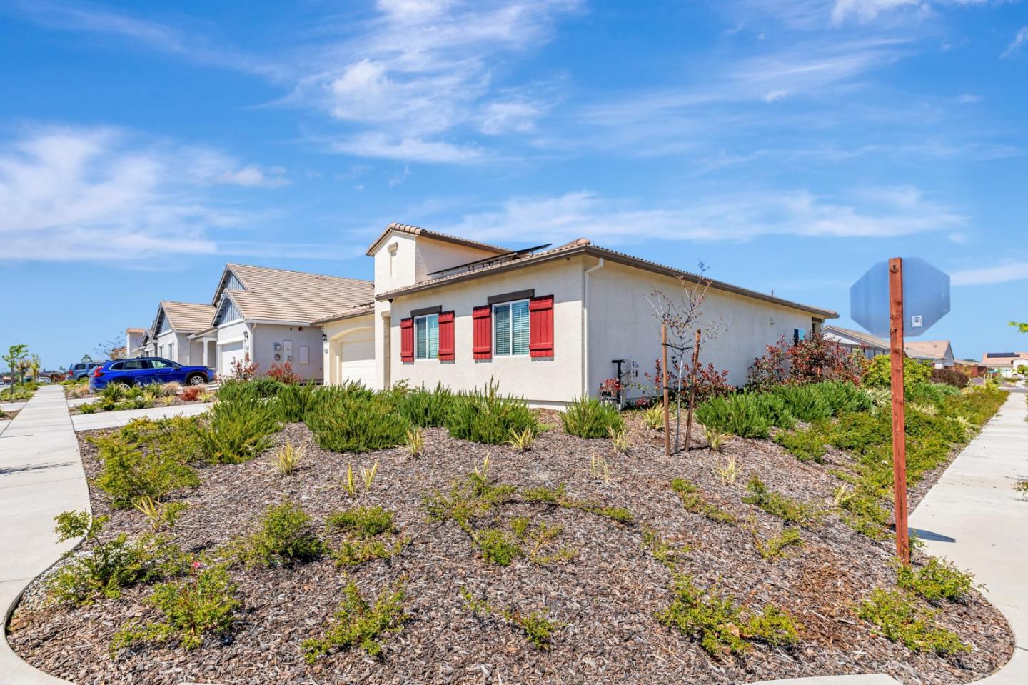 Detail Gallery Image 3 of 30 For 4840 Ambrosia Ct, Roseville,  CA 95747 - 3 Beds | 2 Baths