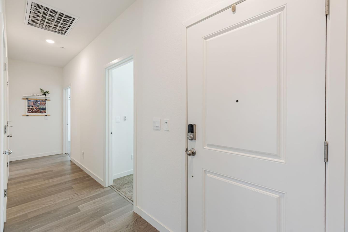 Detail Gallery Image 5 of 30 For 4840 Ambrosia Ct, Roseville,  CA 95747 - 3 Beds | 2 Baths