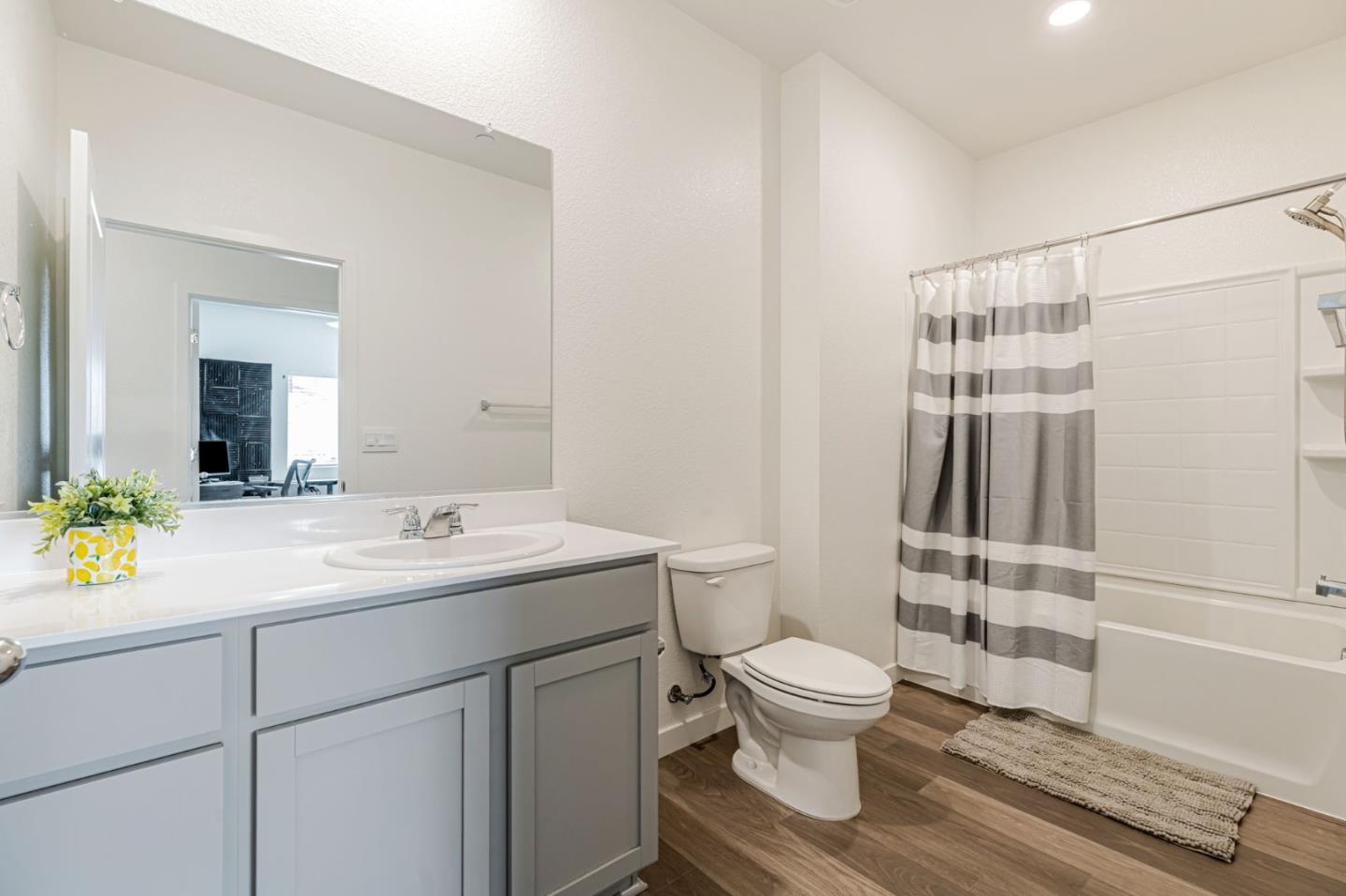 Detail Gallery Image 6 of 30 For 4840 Ambrosia Ct, Roseville,  CA 95747 - 3 Beds | 2 Baths