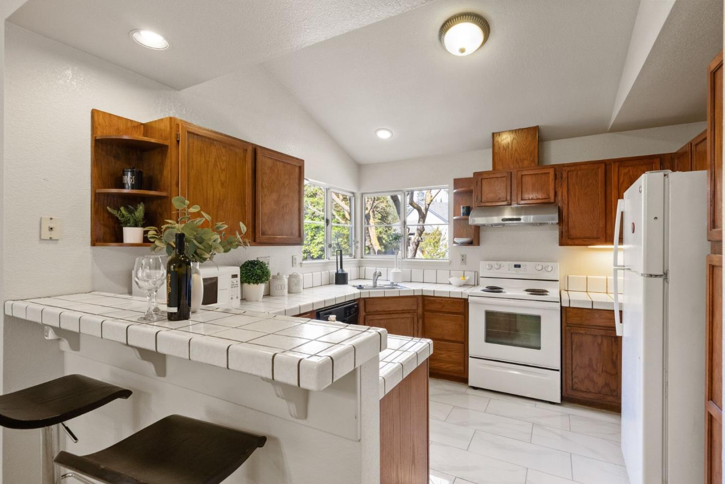 Detail Gallery Image 11 of 36 For 1795 Parkview Green Cir, San Jose,  CA 95131 - 2 Beds | 2 Baths