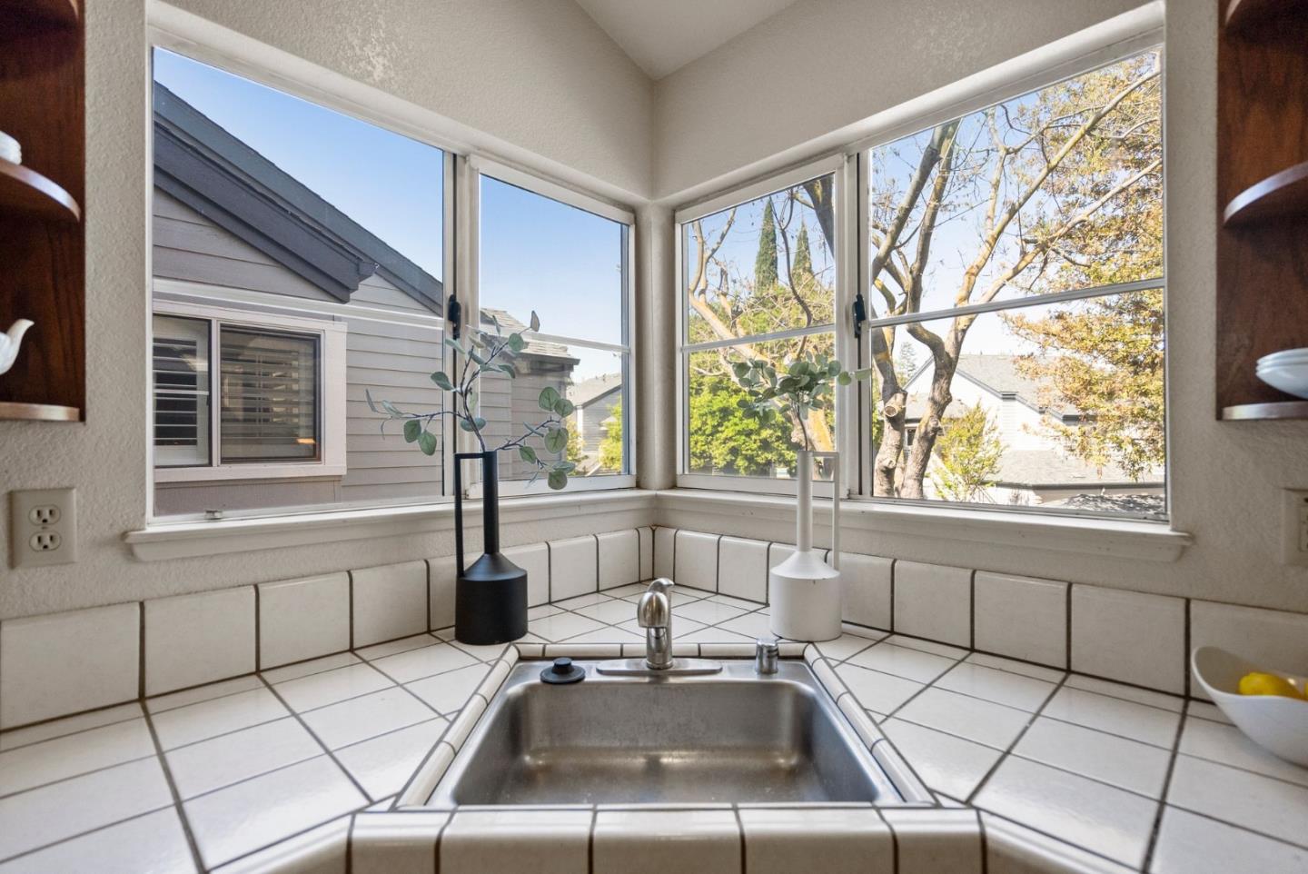 Detail Gallery Image 12 of 36 For 1795 Parkview Green Cir, San Jose,  CA 95131 - 2 Beds | 2 Baths
