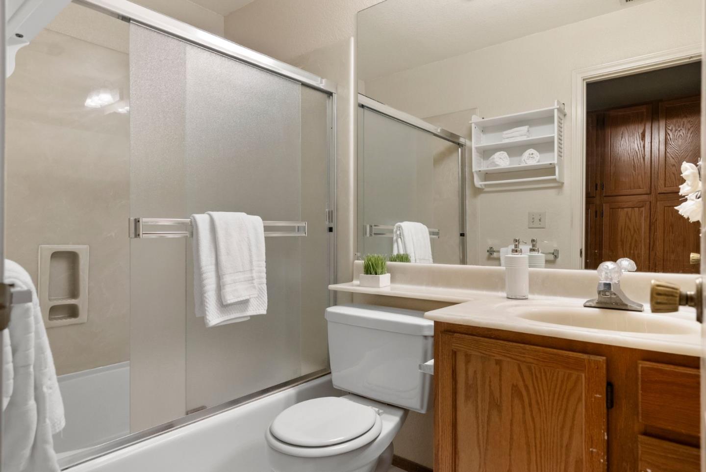 Detail Gallery Image 22 of 36 For 1795 Parkview Green Cir, San Jose,  CA 95131 - 2 Beds | 2 Baths