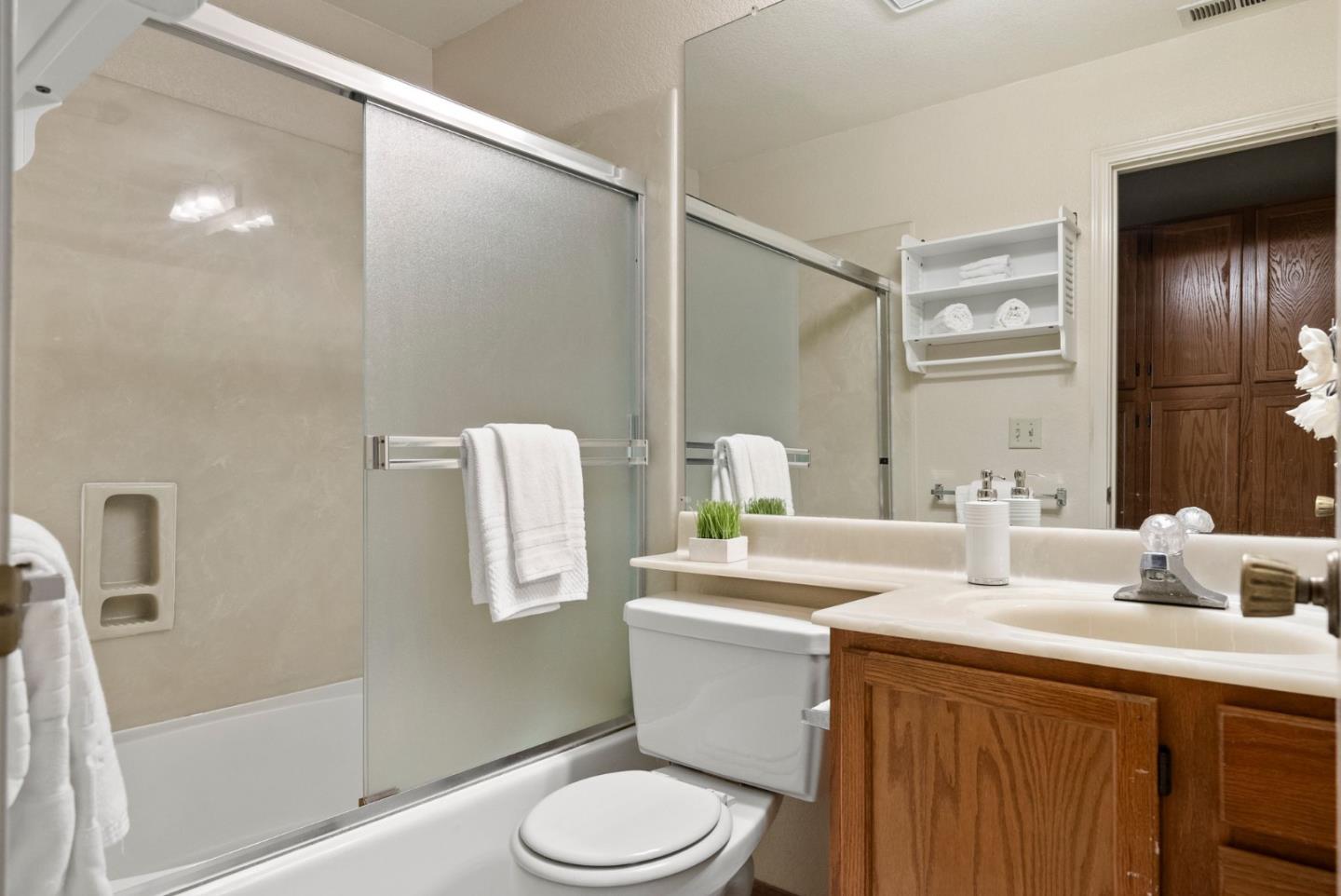 Detail Gallery Image 23 of 36 For 1795 Parkview Green Cir, San Jose,  CA 95131 - 2 Beds | 2 Baths
