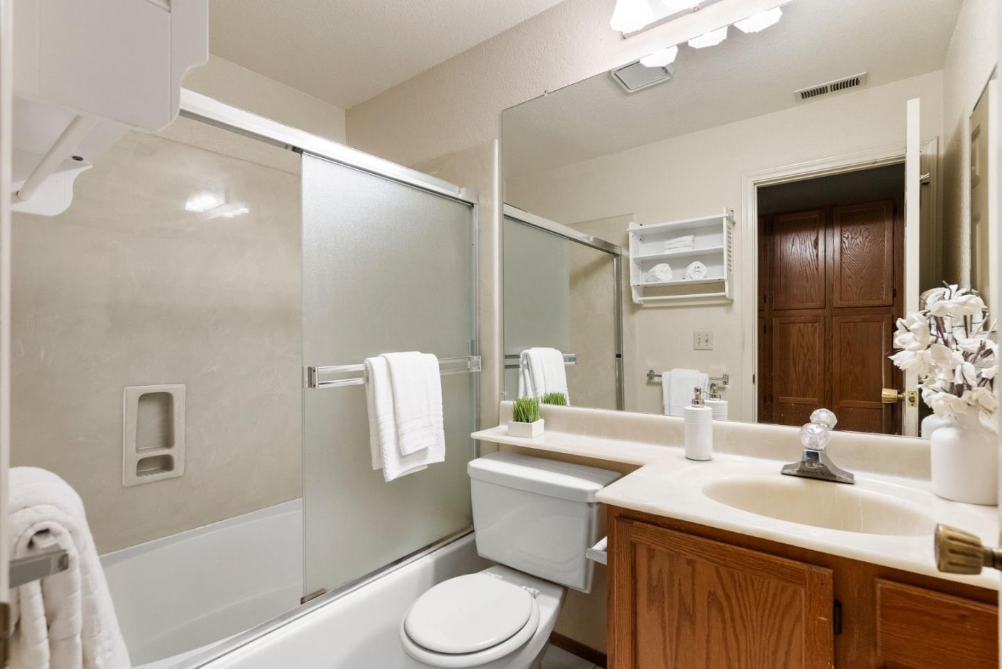 Detail Gallery Image 24 of 36 For 1795 Parkview Green Cir, San Jose,  CA 95131 - 2 Beds | 2 Baths