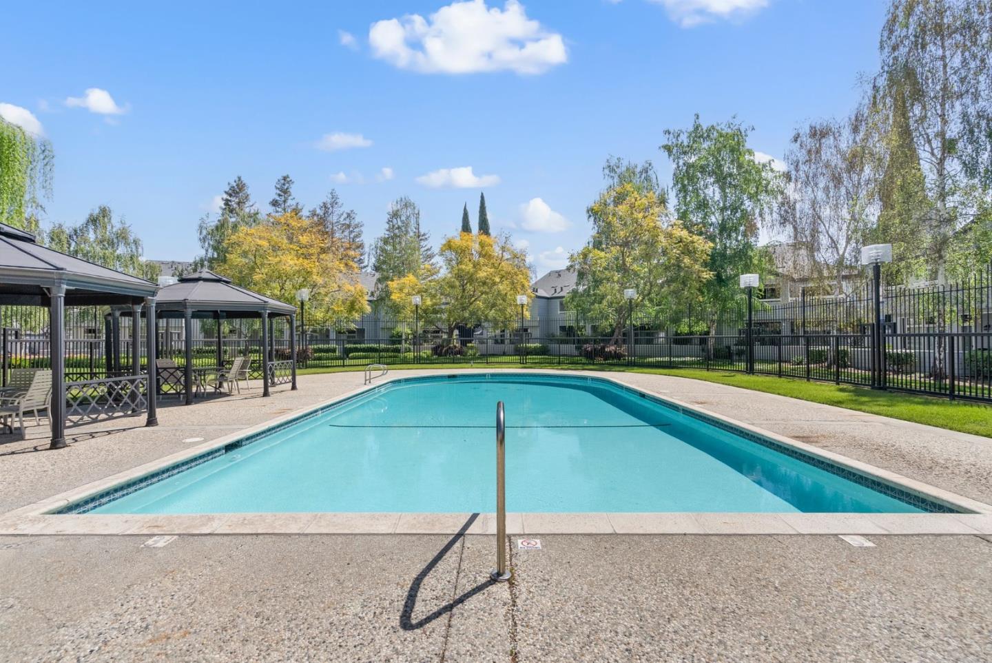 Detail Gallery Image 31 of 36 For 1795 Parkview Green Cir, San Jose,  CA 95131 - 2 Beds | 2 Baths