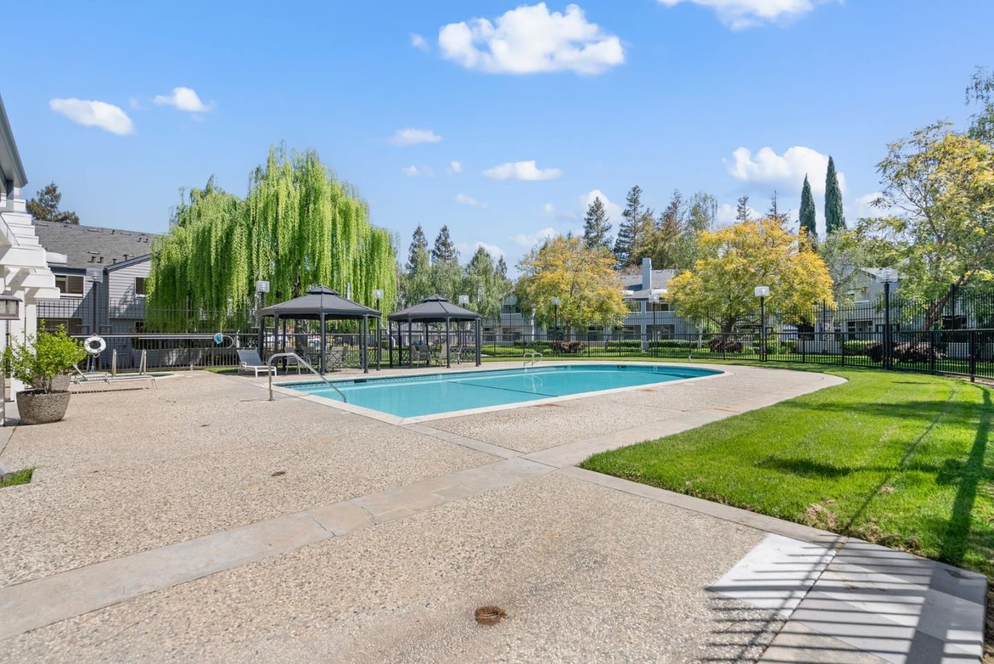Detail Gallery Image 32 of 36 For 1795 Parkview Green Cir, San Jose,  CA 95131 - 2 Beds | 2 Baths