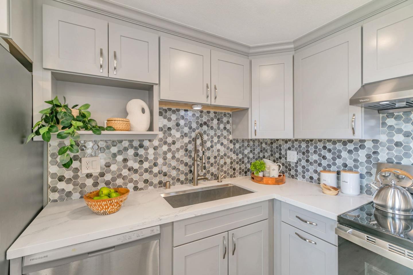 Detail Gallery Image 15 of 54 For 25 Terfidia Ln, Milpitas,  CA 95035 - 3 Beds | 2/1 Baths