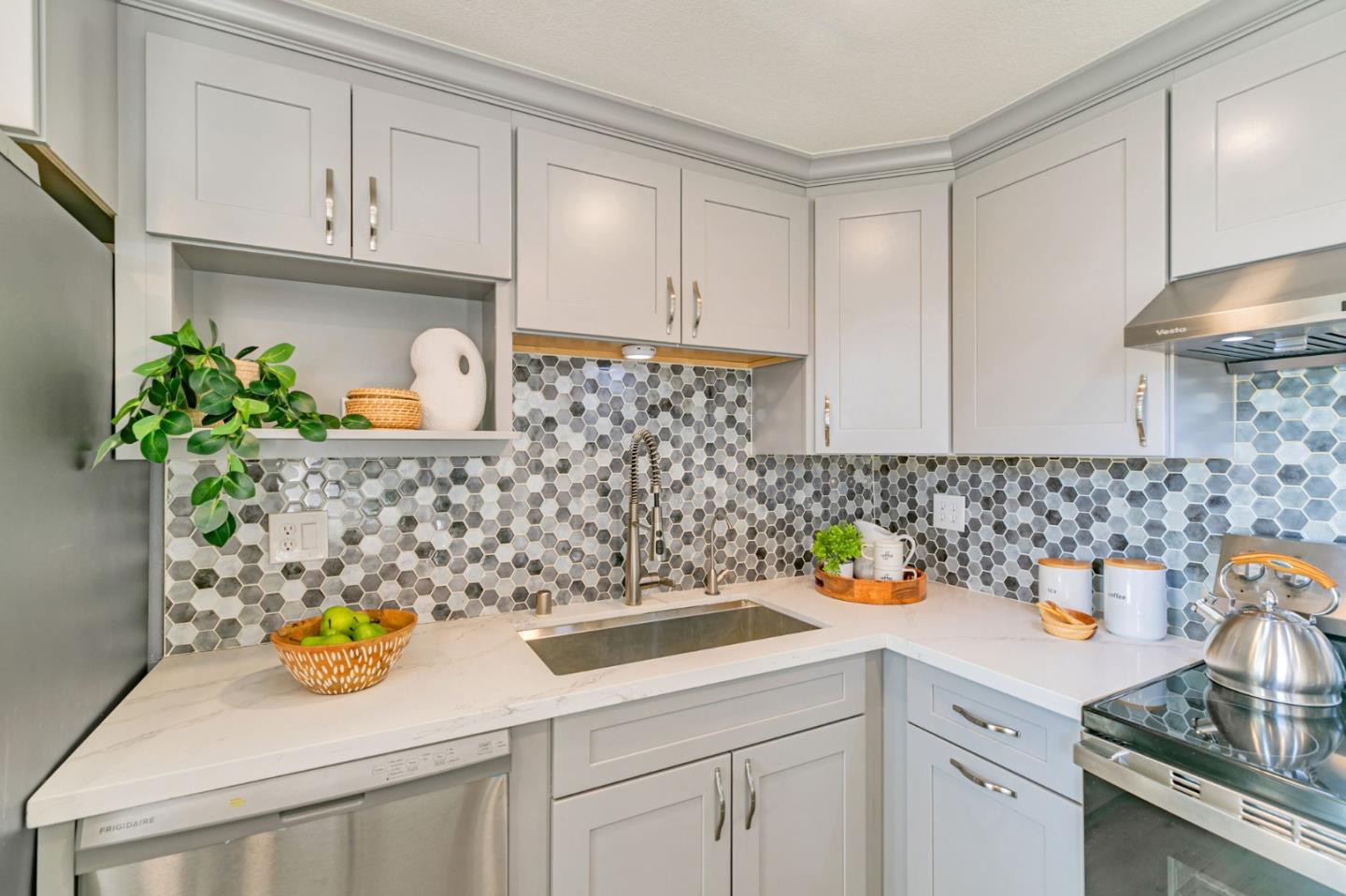 Detail Gallery Image 18 of 54 For 25 Terfidia Ln, Milpitas,  CA 95035 - 3 Beds | 2/1 Baths