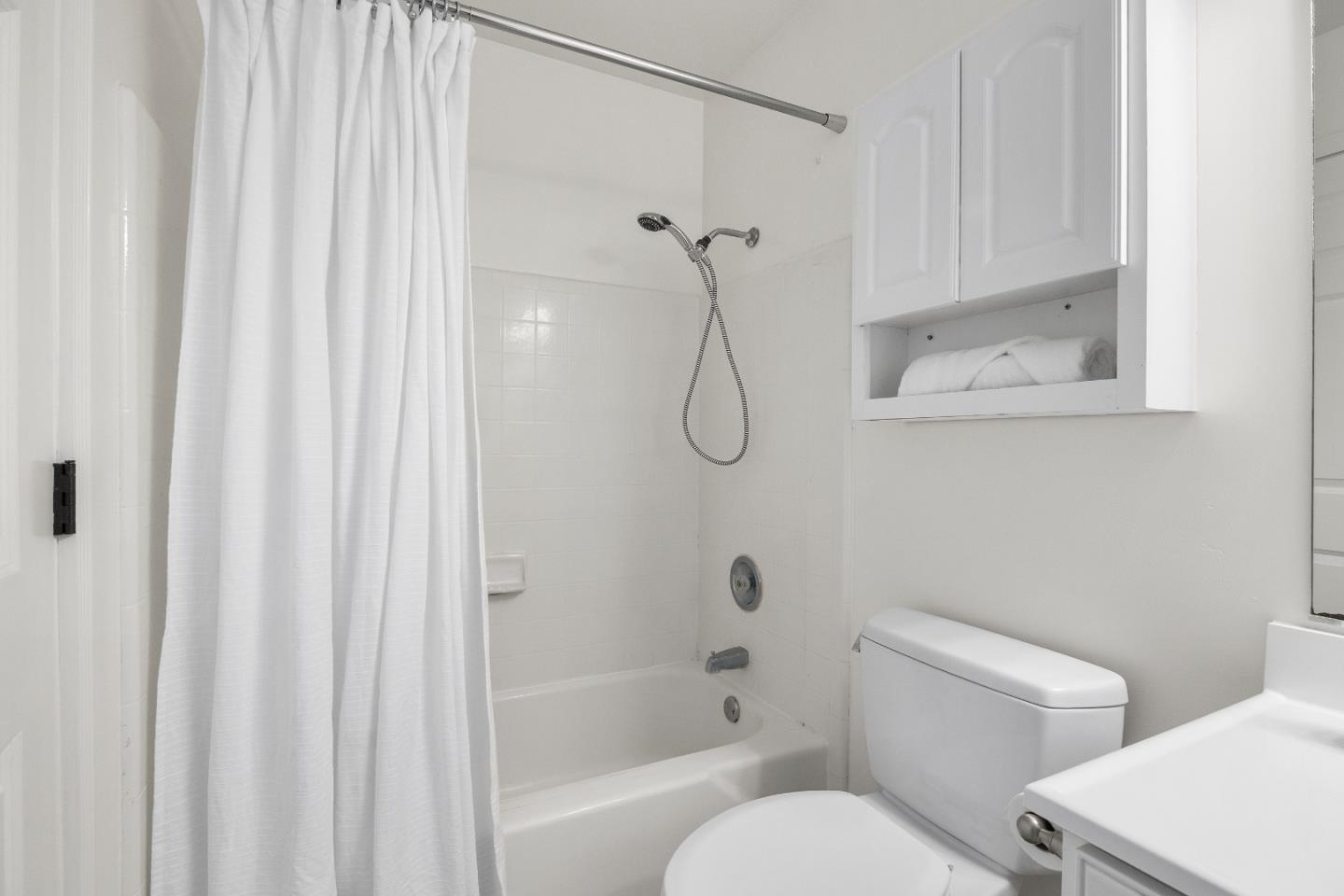 Detail Gallery Image 14 of 25 For 3782 Vienna Dr, Aptos,  CA 95003 - 6 Beds | 2/1 Baths