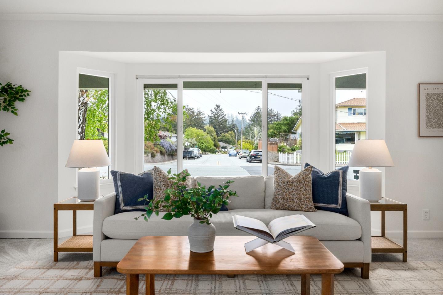Detail Gallery Image 2 of 25 For 3782 Vienna Dr, Aptos,  CA 95003 - 6 Beds | 2/1 Baths