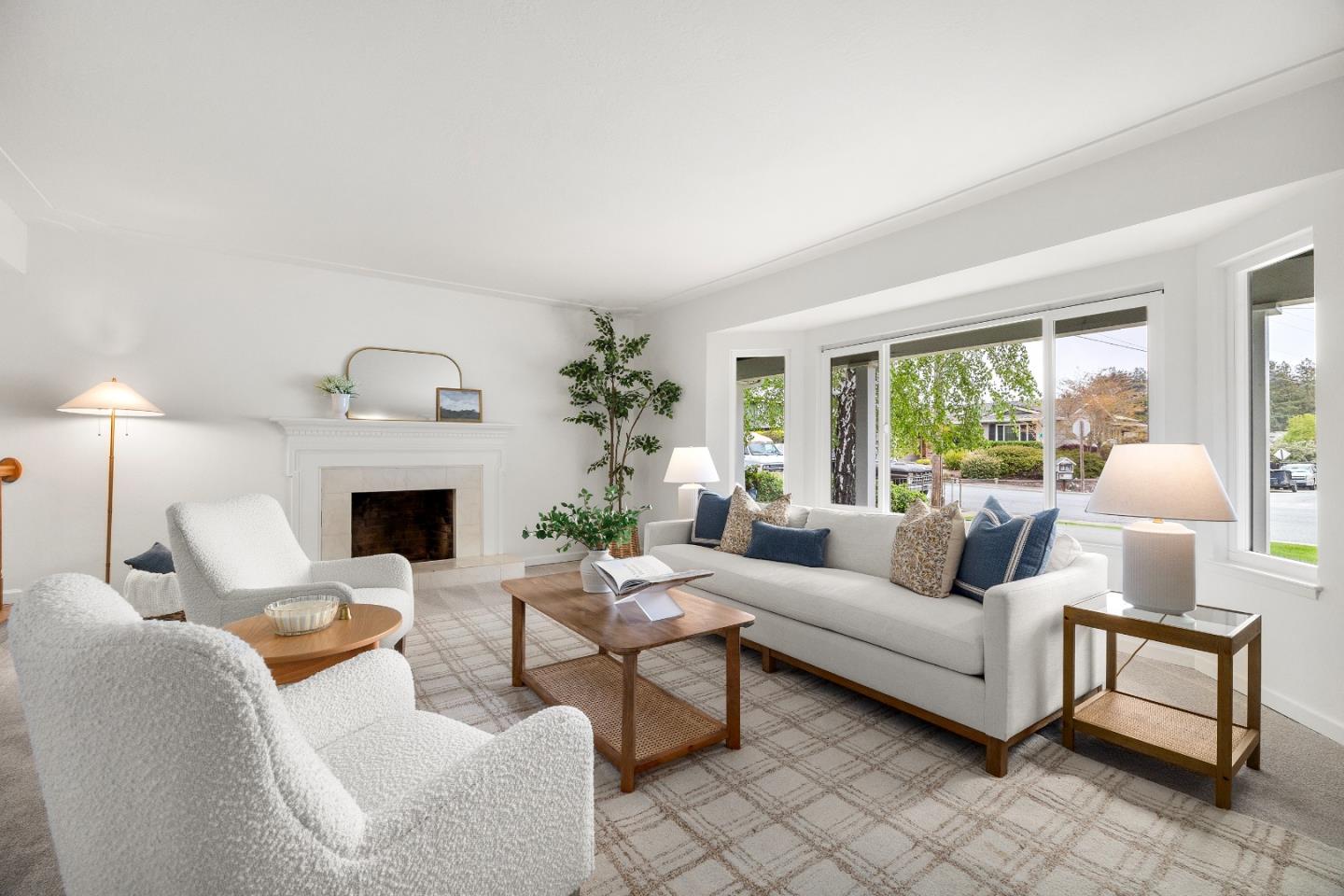 Detail Gallery Image 3 of 25 For 3782 Vienna Dr, Aptos,  CA 95003 - 6 Beds | 2/1 Baths