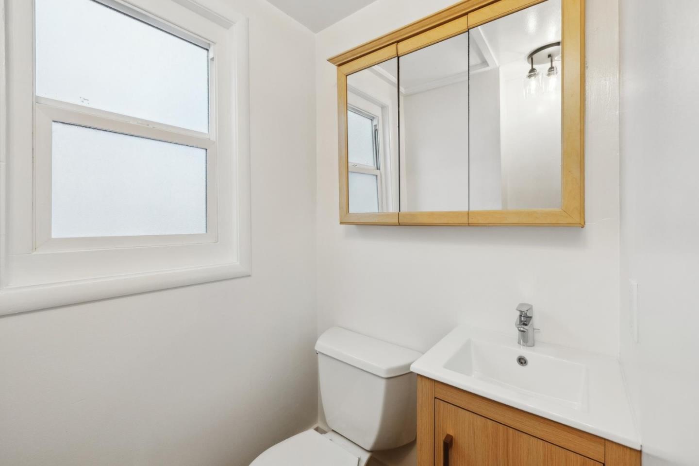 Detail Gallery Image 14 of 43 For 1117 Chula Vista Ave, Burlingame,  CA 94010 - 2 Beds | 2 Baths