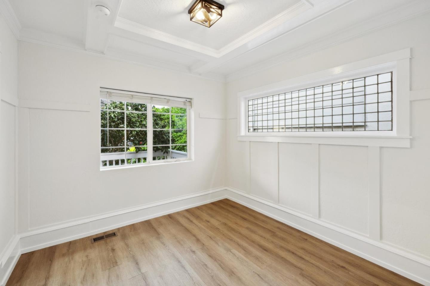 Detail Gallery Image 17 of 43 For 1117 Chula Vista Ave, Burlingame,  CA 94010 - 2 Beds | 2 Baths