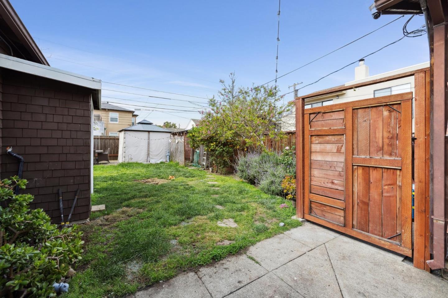 Detail Gallery Image 23 of 43 For 1117 Chula Vista Ave, Burlingame,  CA 94010 - 2 Beds | 2 Baths