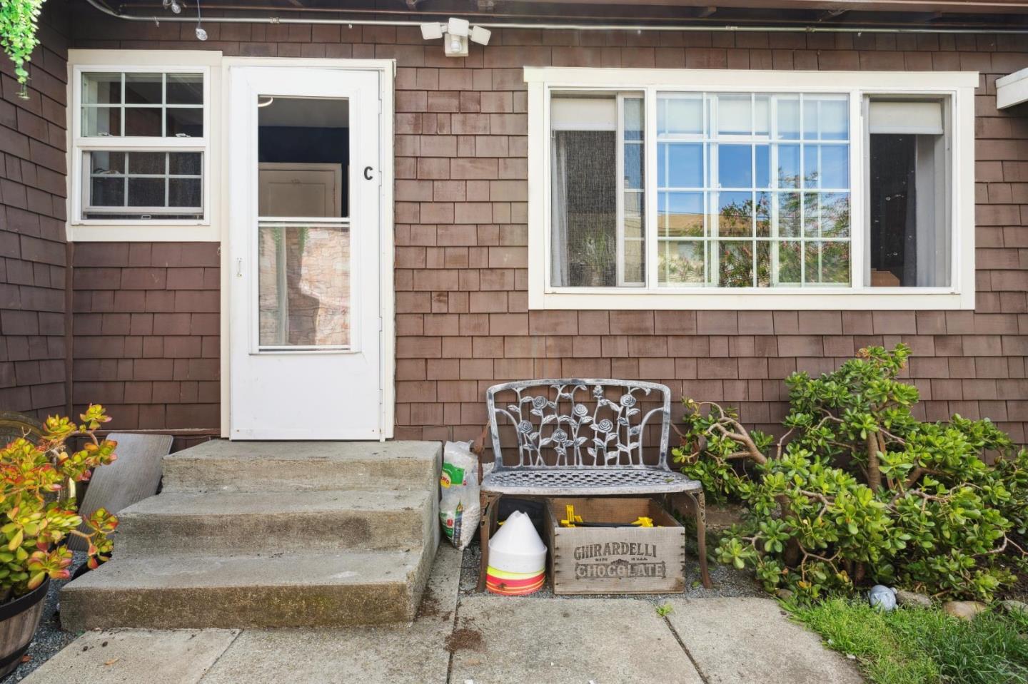 Detail Gallery Image 25 of 43 For 1117 Chula Vista Ave, Burlingame,  CA 94010 - 2 Beds | 2 Baths