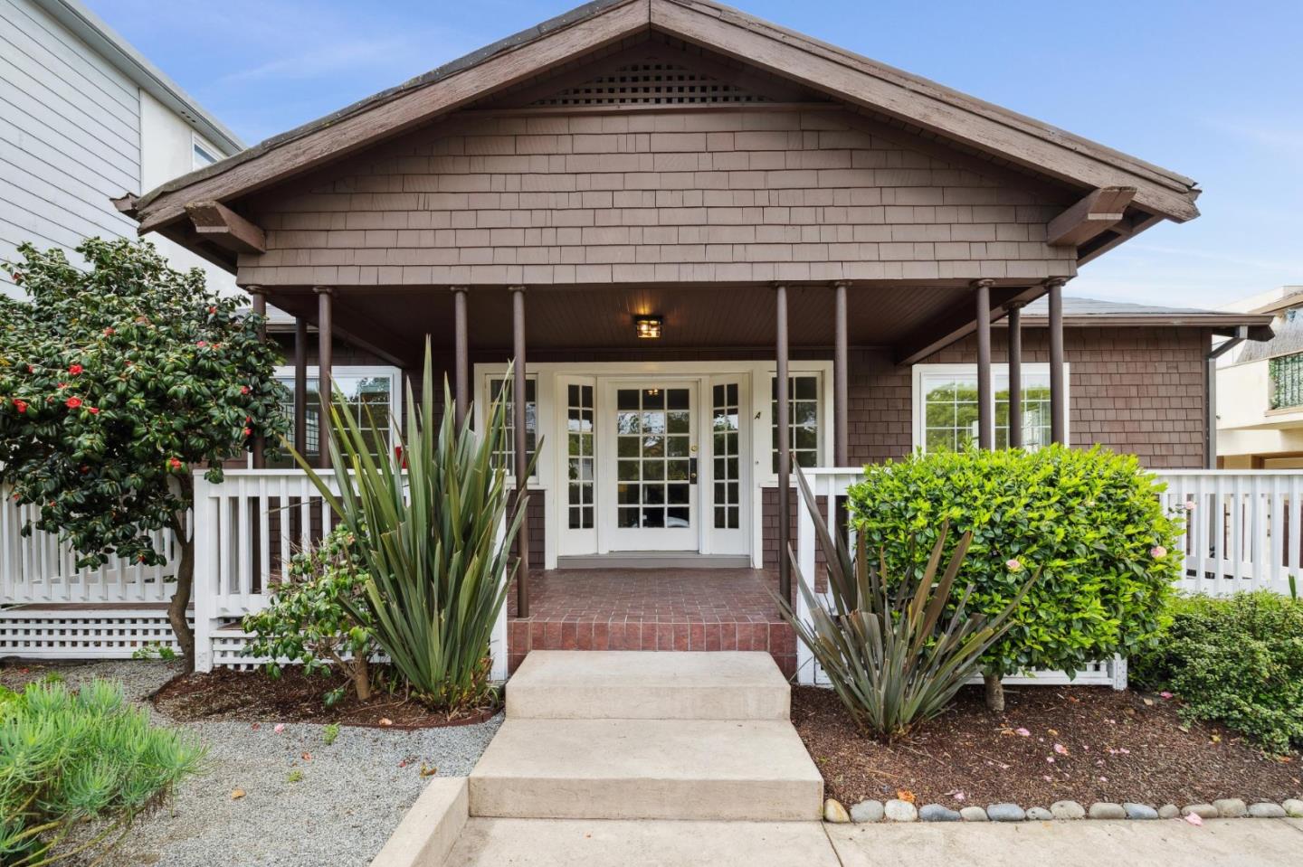 Detail Gallery Image 3 of 43 For 1117 Chula Vista Ave, Burlingame,  CA 94010 - 2 Beds | 2 Baths