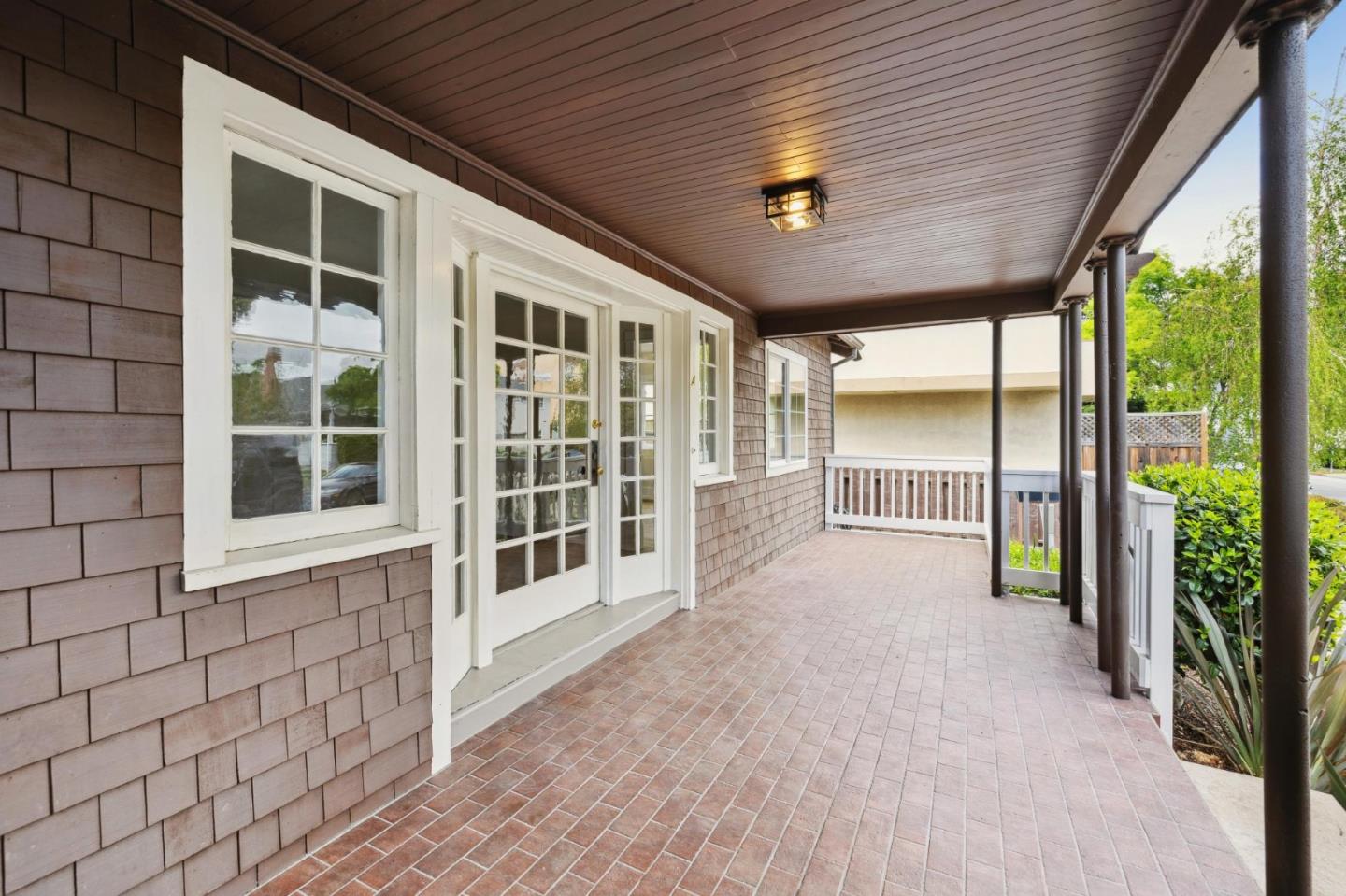 Detail Gallery Image 4 of 43 For 1117 Chula Vista Ave, Burlingame,  CA 94010 - 2 Beds | 2 Baths