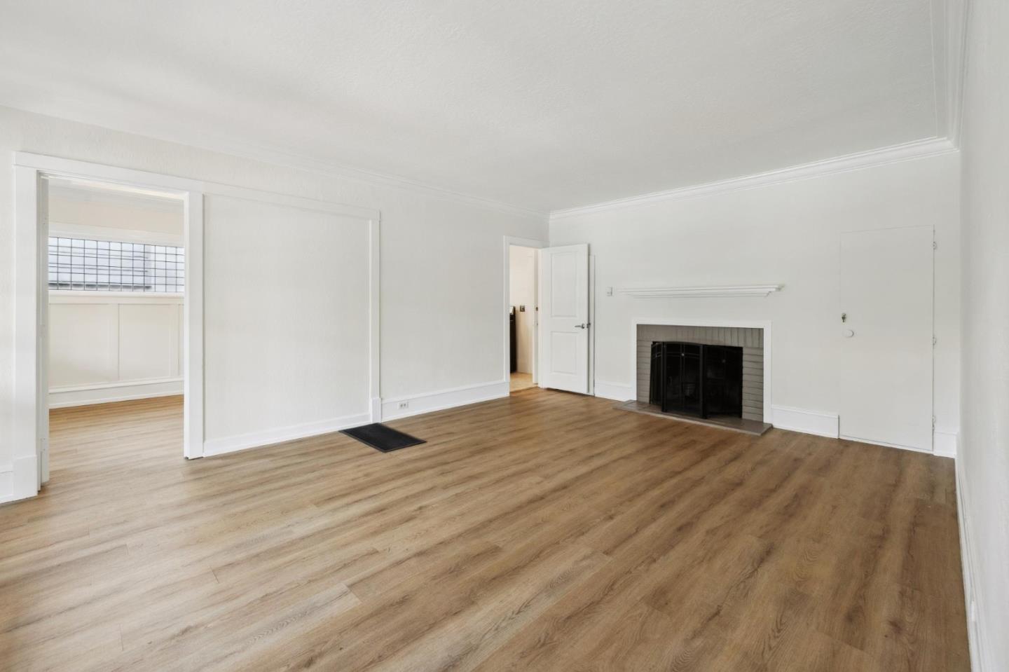Detail Gallery Image 8 of 43 For 1117 Chula Vista Ave, Burlingame,  CA 94010 - 2 Beds | 2 Baths