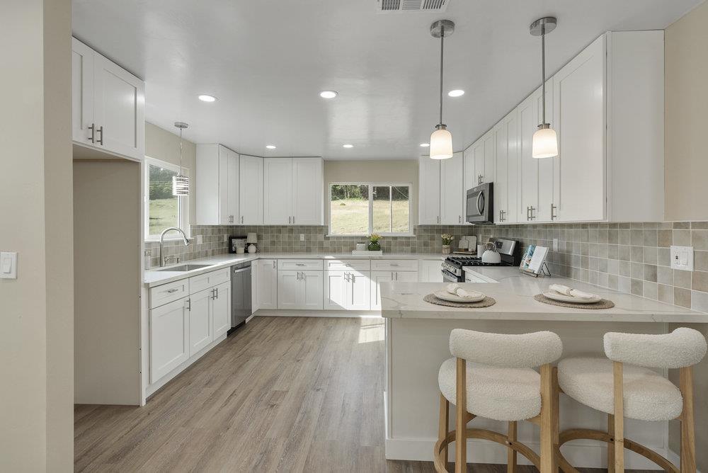 Detail Gallery Image 10 of 61 For 92 Hambey Ln, Royal Oaks,  CA 95076 - 4 Beds | 2 Baths