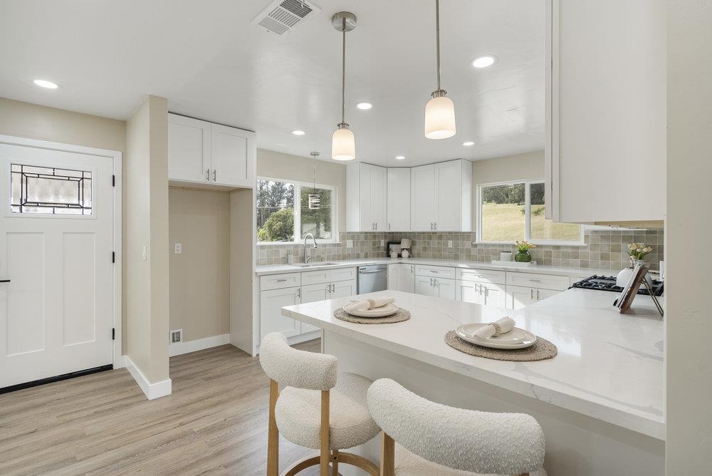Detail Gallery Image 18 of 61 For 92 Hambey Ln, Royal Oaks,  CA 95076 - 4 Beds | 2 Baths
