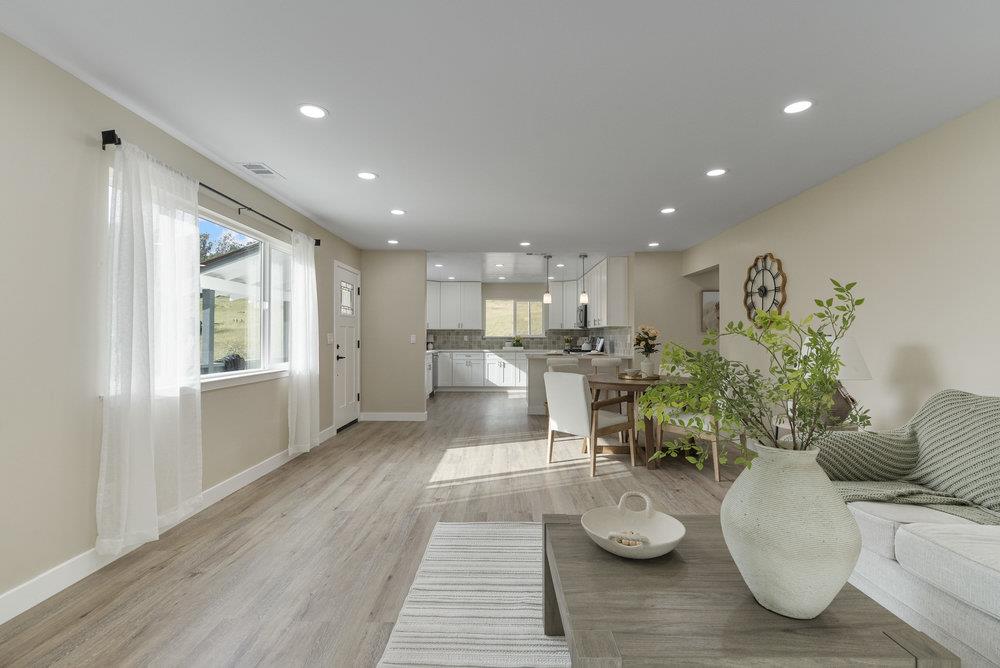 Detail Gallery Image 8 of 61 For 92 Hambey Ln, Royal Oaks,  CA 95076 - 4 Beds | 2 Baths