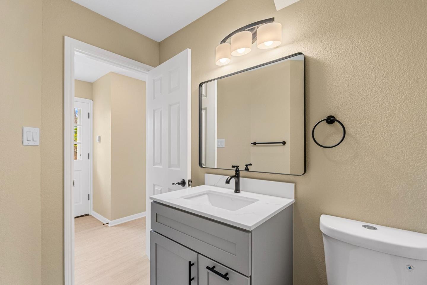 Detail Gallery Image 12 of 30 For 225 Moana Pl, Pacifica,  CA 94044 - 7 Beds | 3/2 Baths